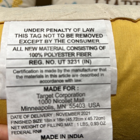 🌸NEW BUNDLE Of 3 THRESHOLD DECORATIVE PILLOW 18in x 18 in NEW WITH TAGS. - Picture 10 of 15